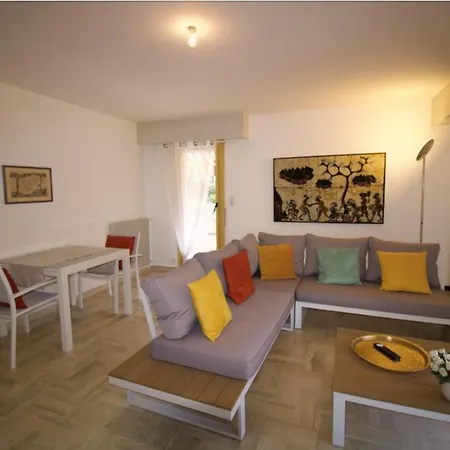 Spacious Flat With Swimming Pool In Saint-raphael Apartment Saint-Raphael (Var)